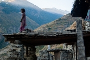 L'enfant et l'oiseau à l'aurore - Tarakot - Dolpo - Népal
