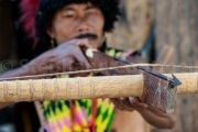 Maintien de l'arc en visee - Hornbill festival Nagaland - Inde