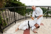 Demonstration de kobudo par Masuhiro et Mamoru Nakamoto en surplomd de la ville Naha - Okinawa